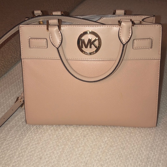 Michael Kors Handbags - BRAND NEW MICHAEL KORS HAND/SHOULDER BAG‼️‼️
